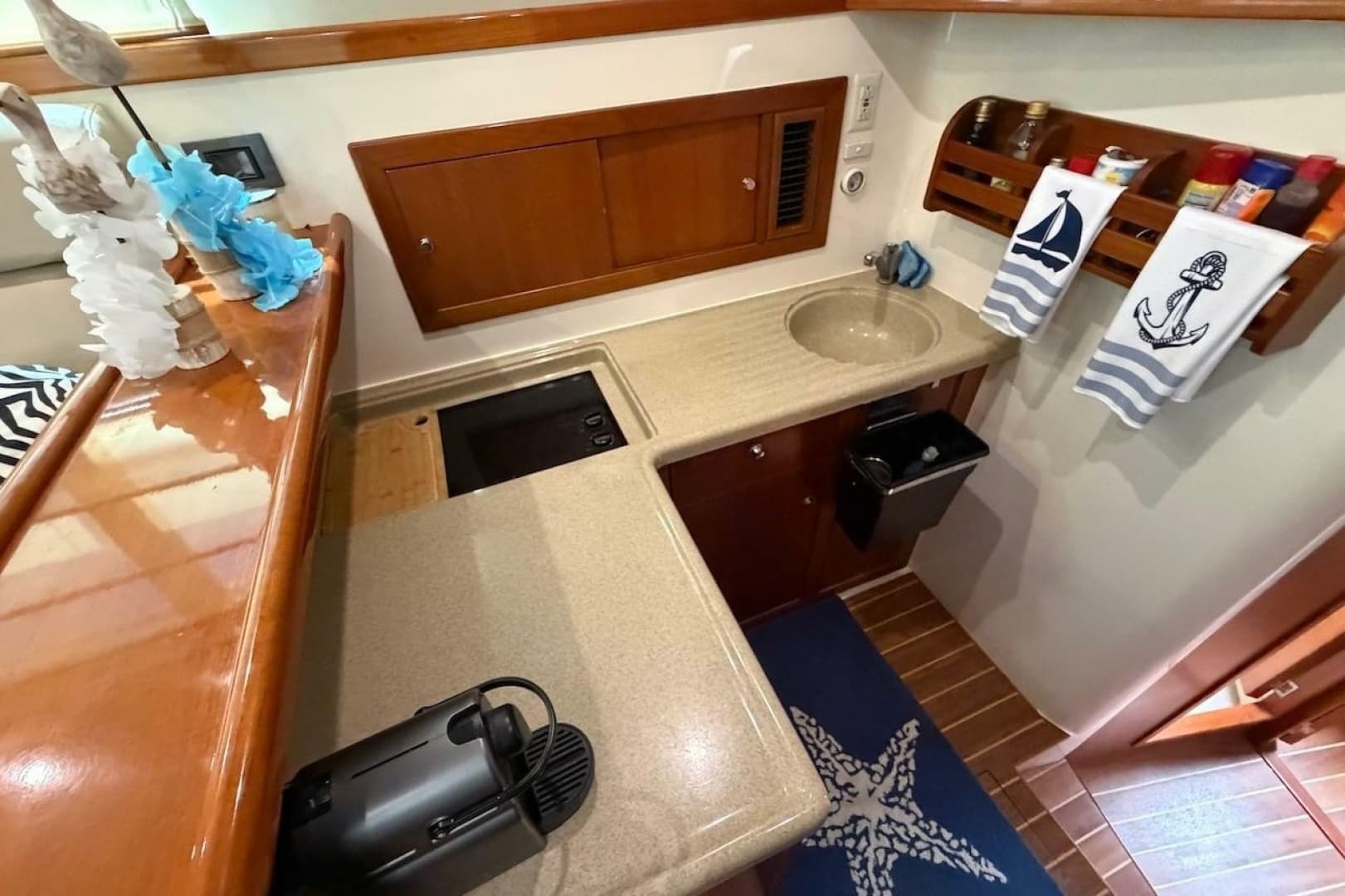 2005 Riviera 37 Flybridge — photo 14