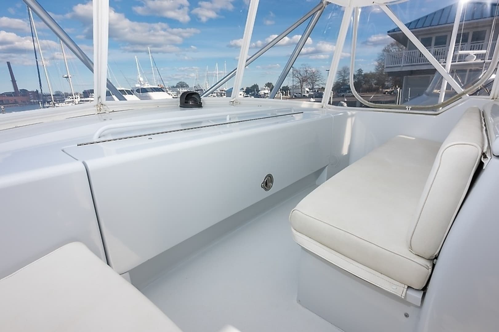 2001 Hatteras 60 Convertible — photo 18