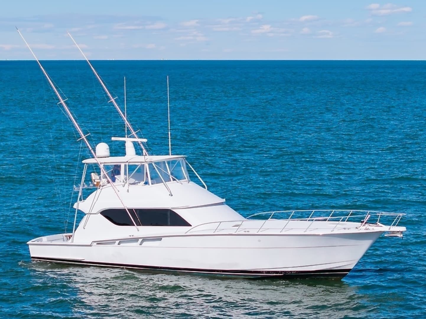 2001 Hatteras 60 Convertible — photo 8