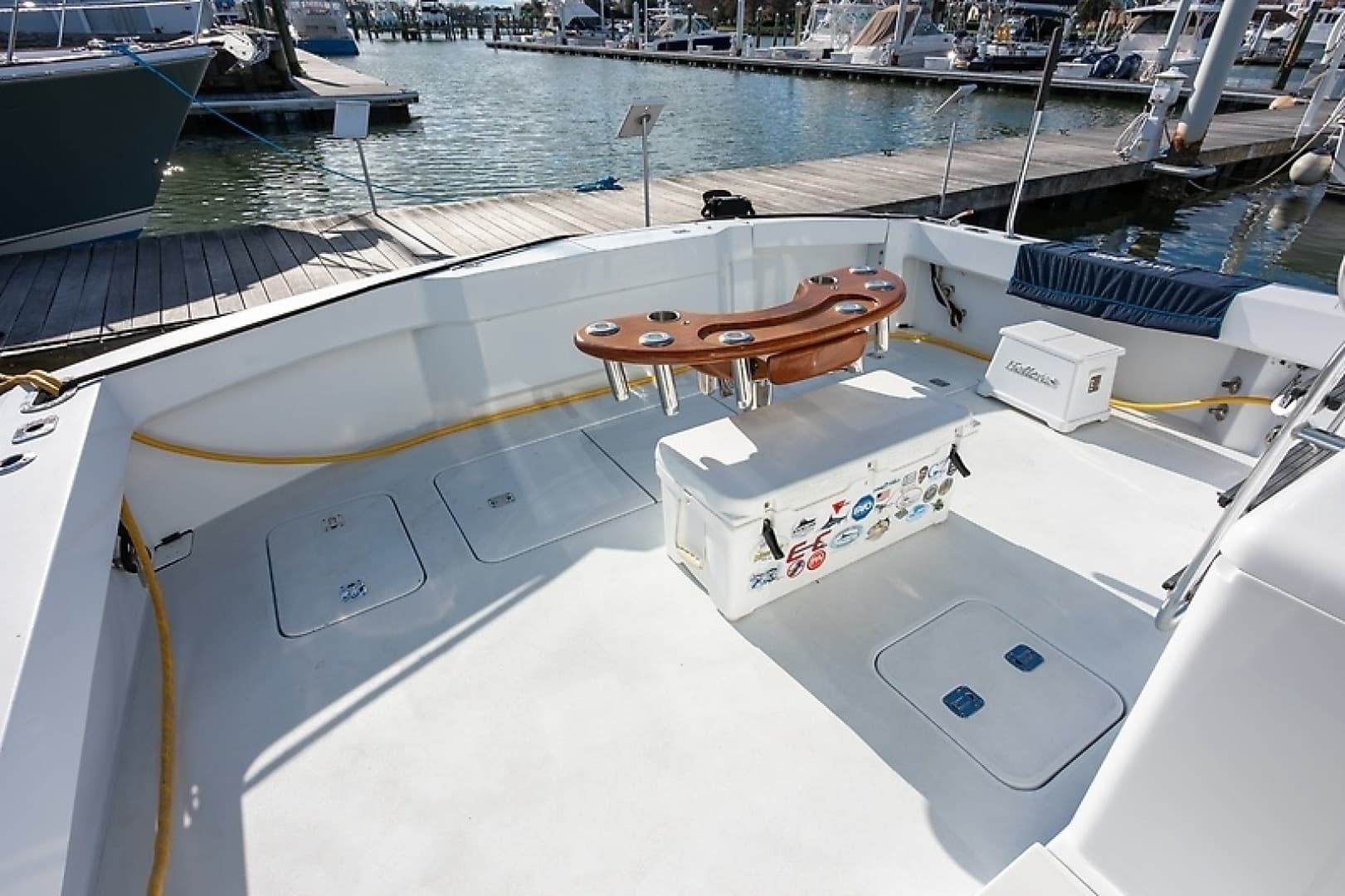 2001 Hatteras 60 Convertible — photo 14