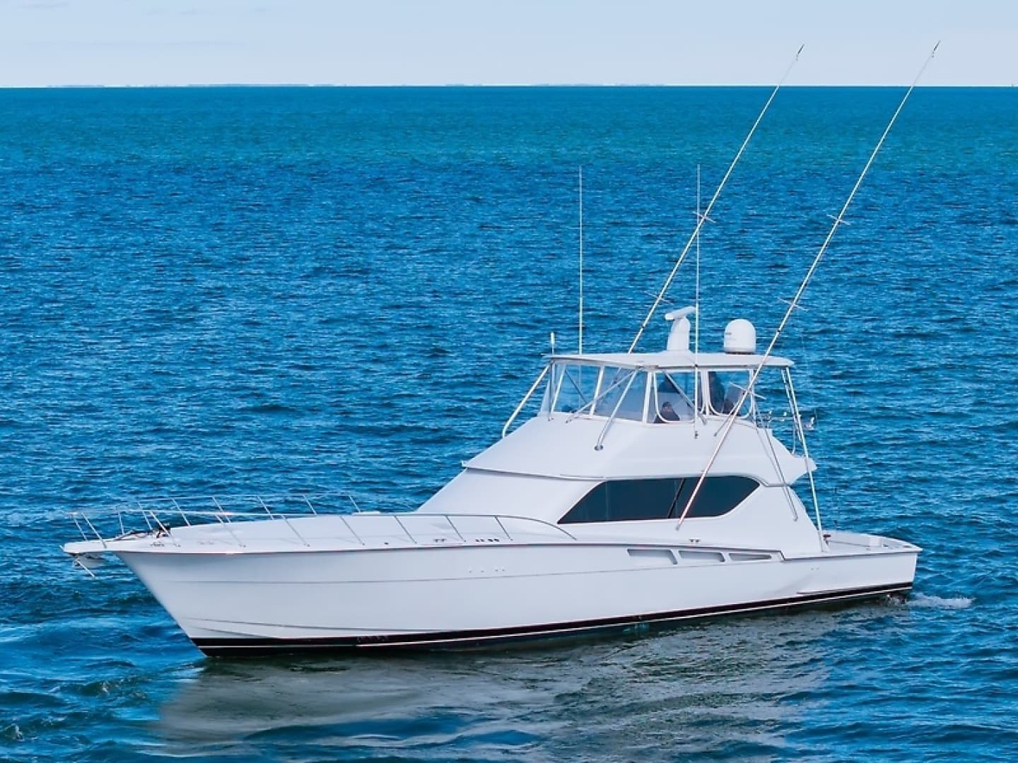 2001 Hatteras 60 Convertible — photo 10