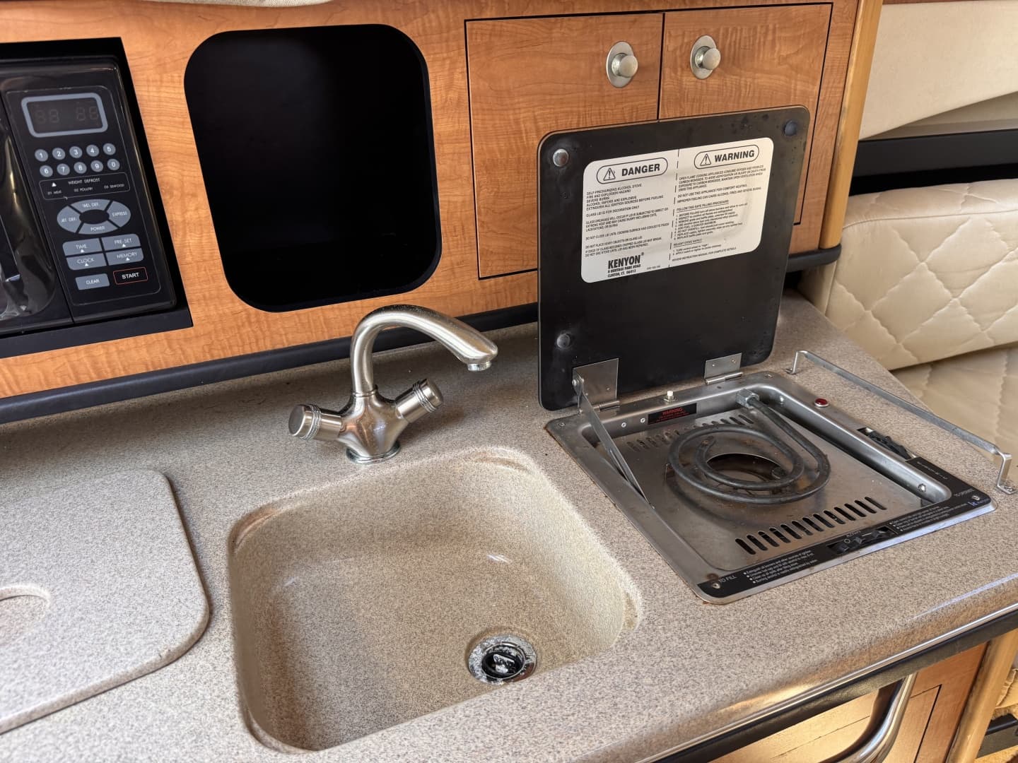 2006 Sea Ray 260 Sundancer — photo 17