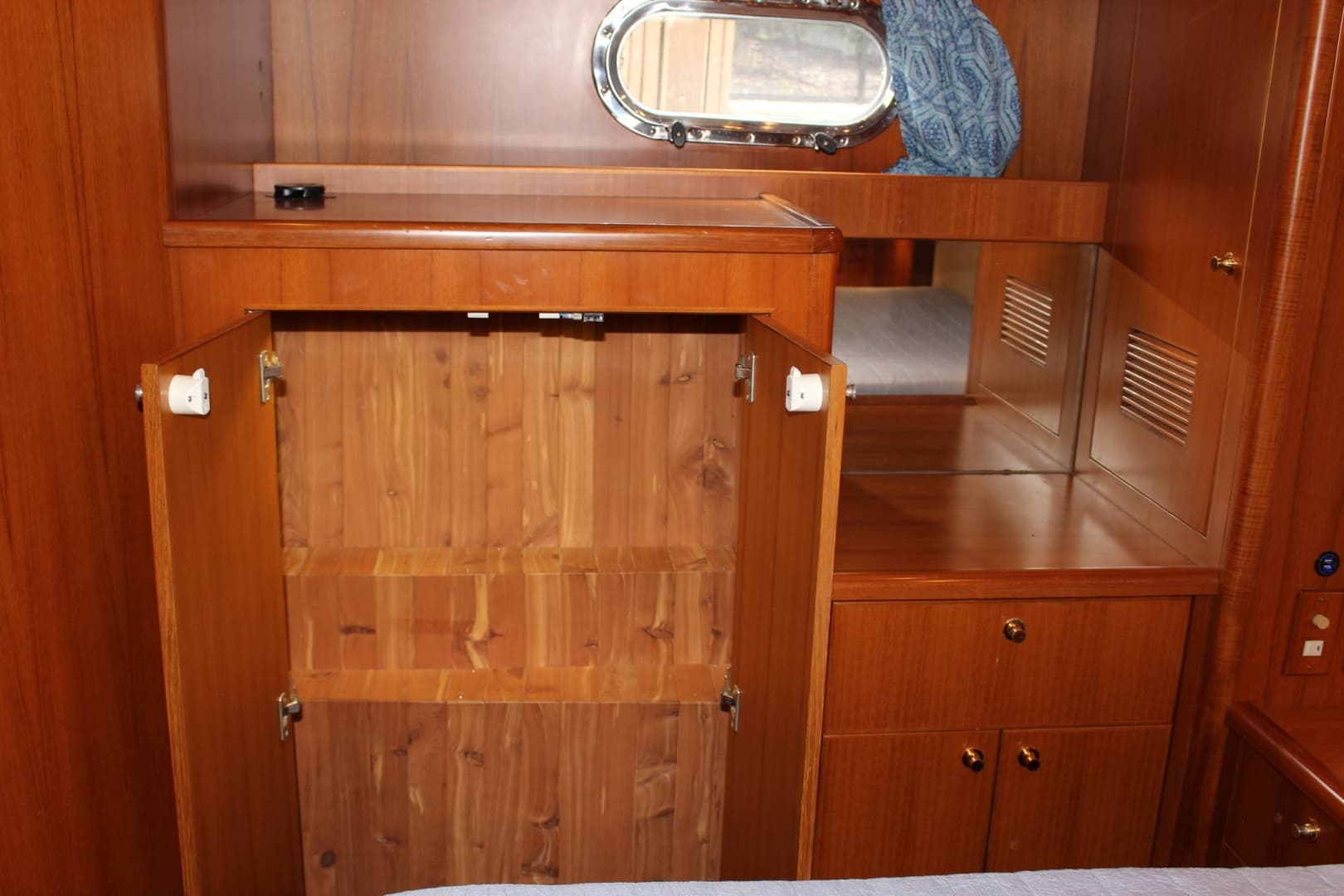 2007 Jefferson Motor Yacht — photo 25