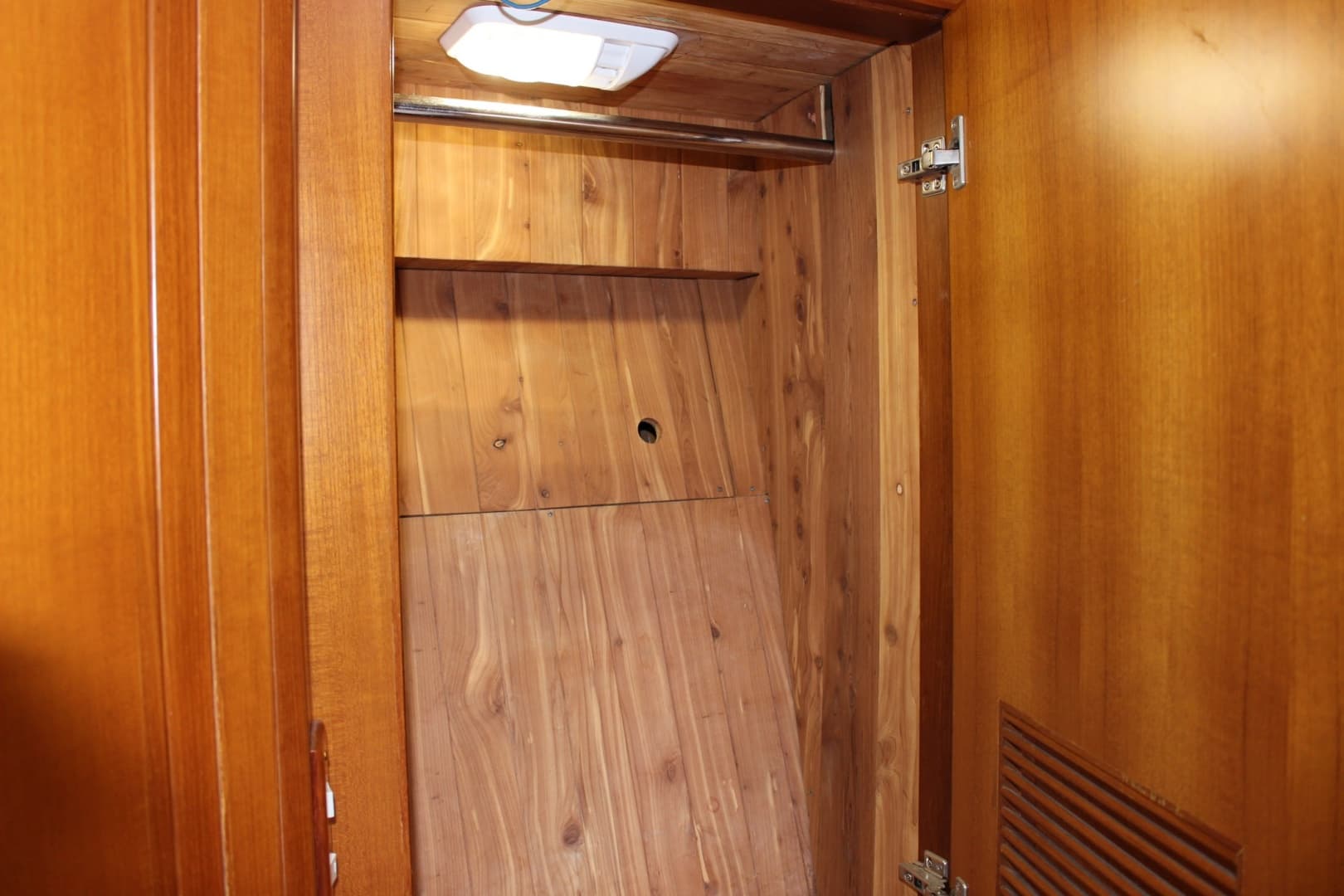 2007 Jefferson Motor Yacht — photo 17