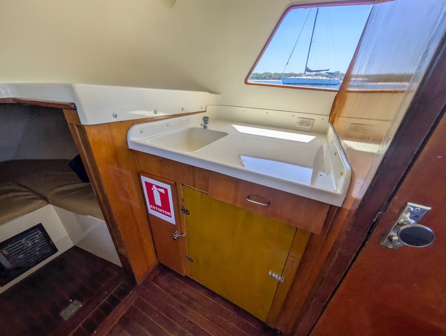 1973 Bertram Sportfisher — photo 27