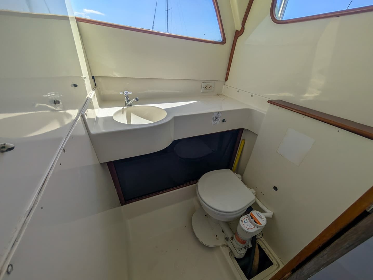 1973 Bertram Sportfisher — photo 29