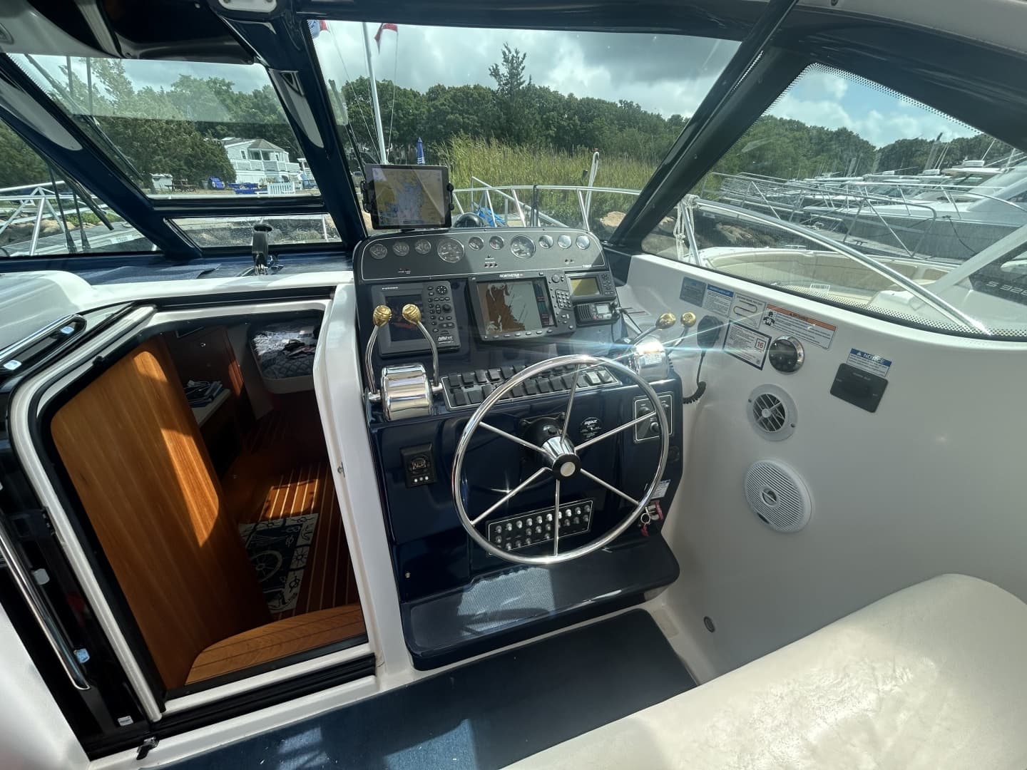 2007 Tiara Yachts 3200 Open — photo 20