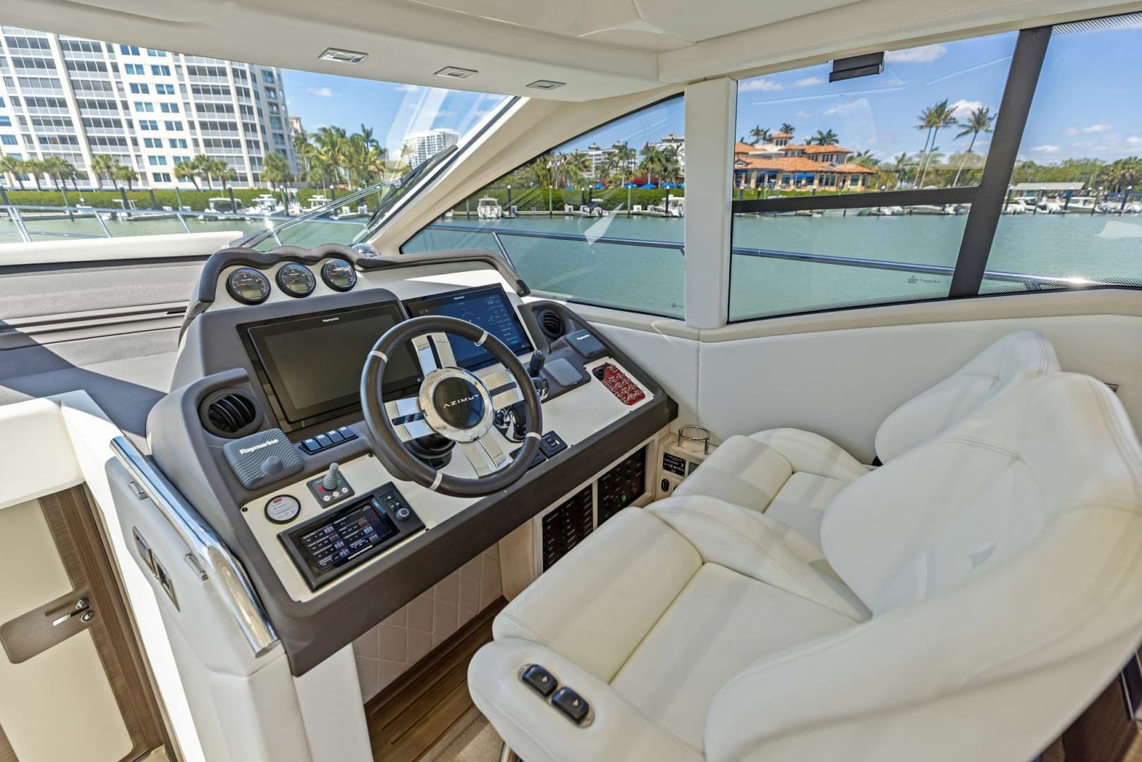 2015 Azimut 55S — photo 36