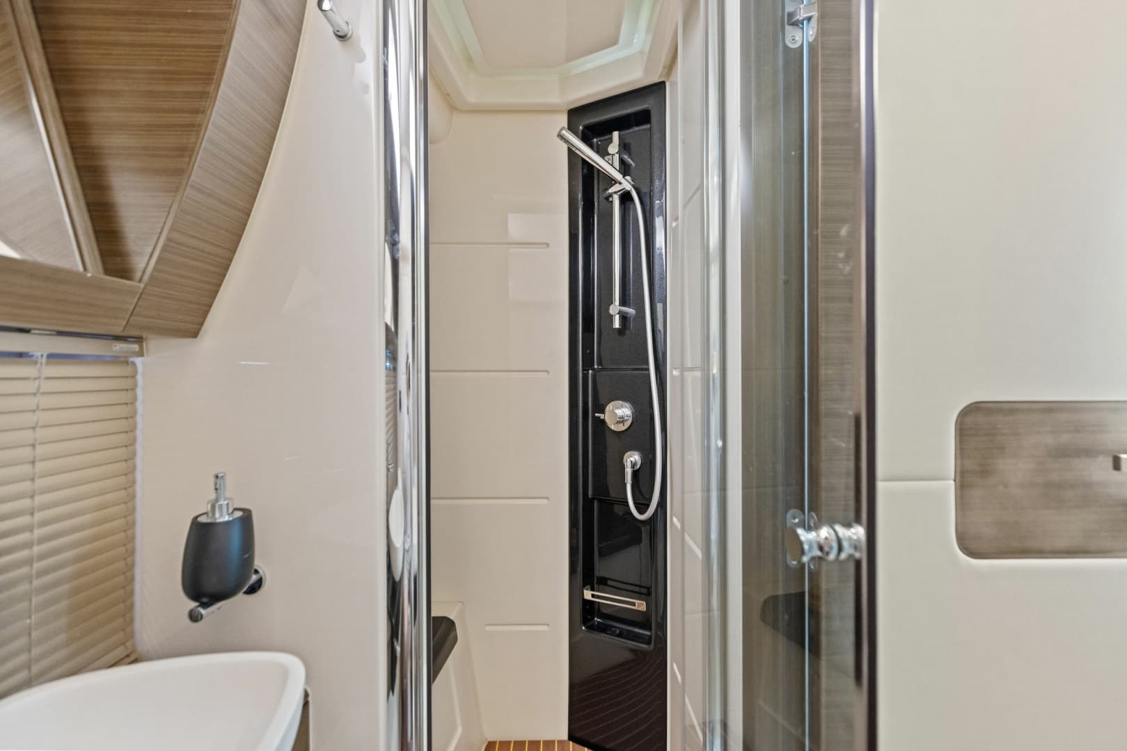 2015 Azimut 55S — photo 72