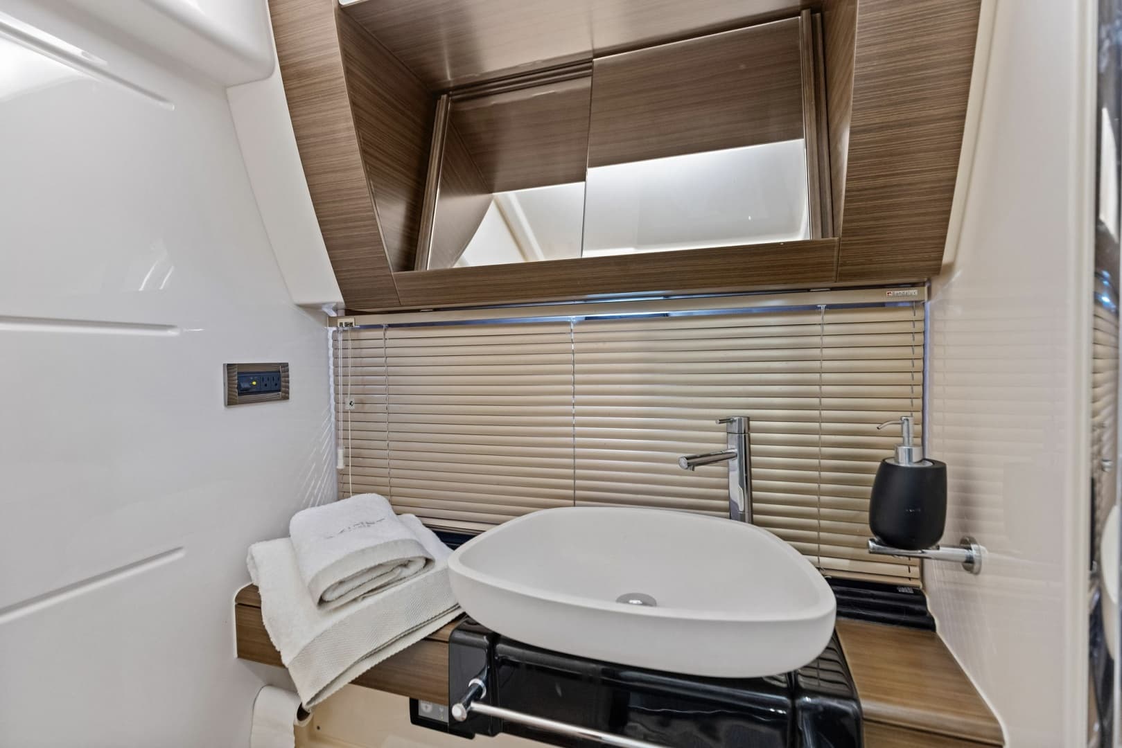 2015 Azimut 55S — photo 71