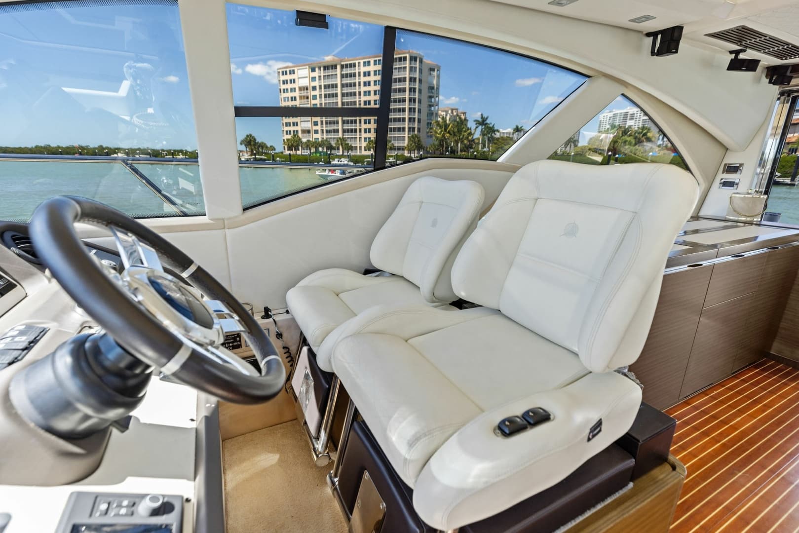 2015 Azimut 55S — photo 38