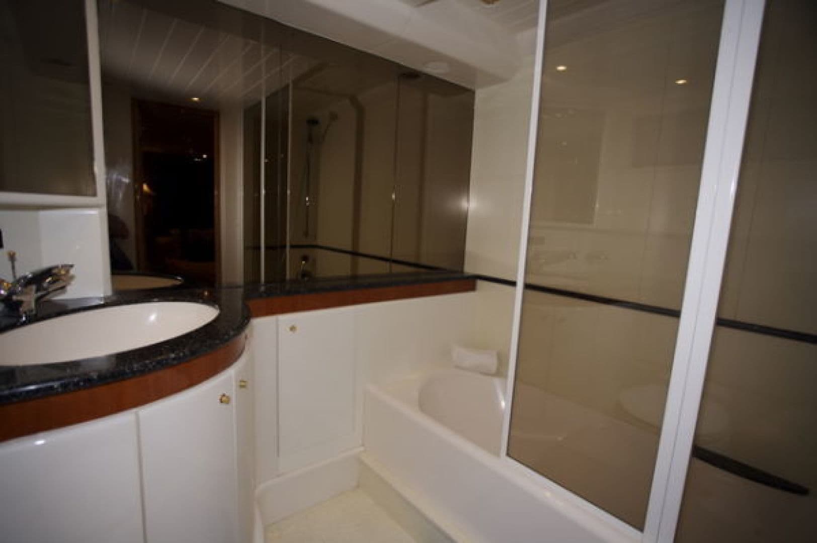 1999 Viking Sport Cruiser — photo 9