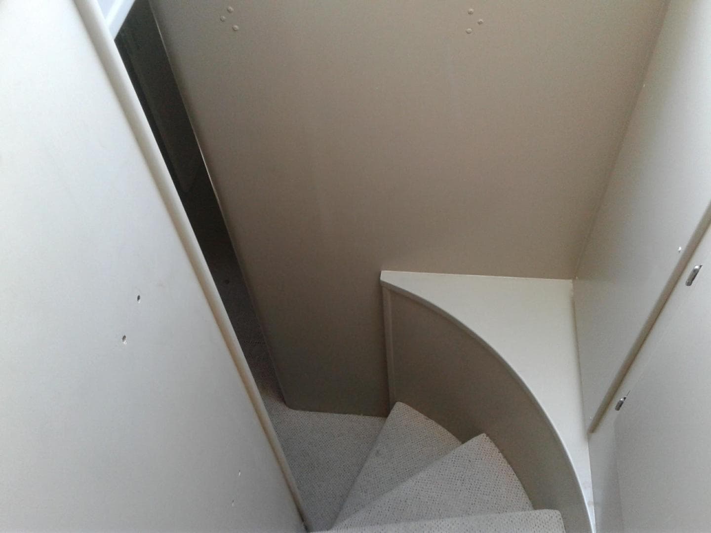 1991 Hatteras Cockpit — photo 7