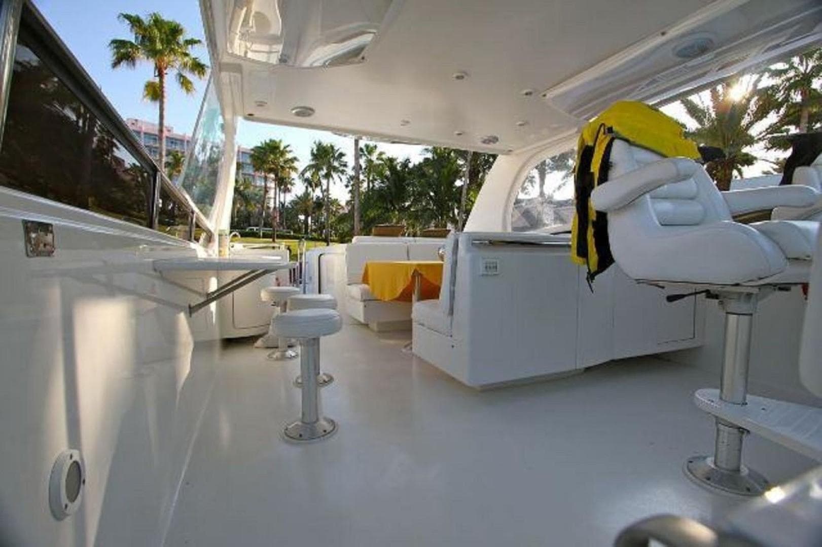 1996 Lazzara Yachts Grand Salon — photo 15
