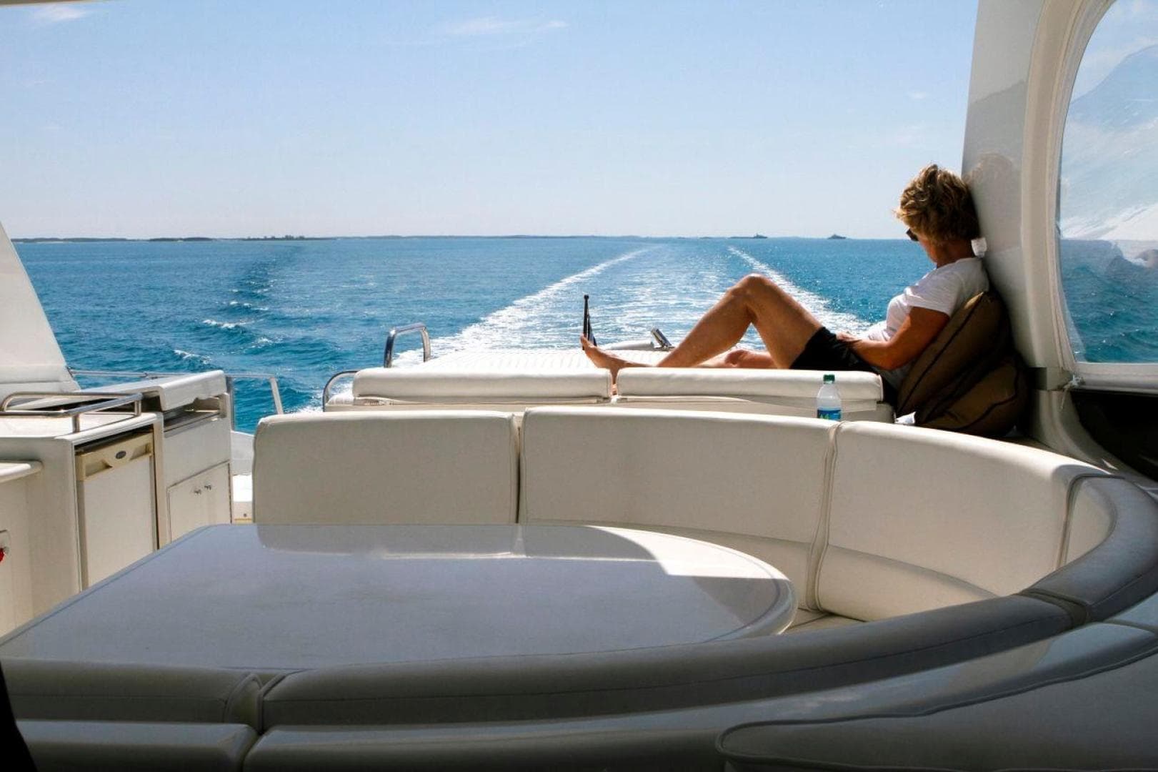 1996 Lazzara Yachts Grand Salon — photo 18