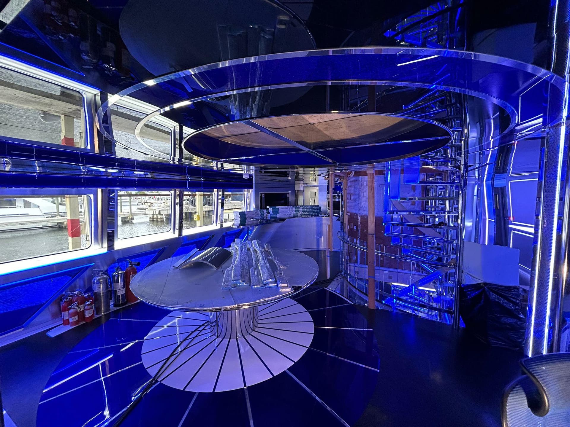 1992 Heesen 141 — photo 22