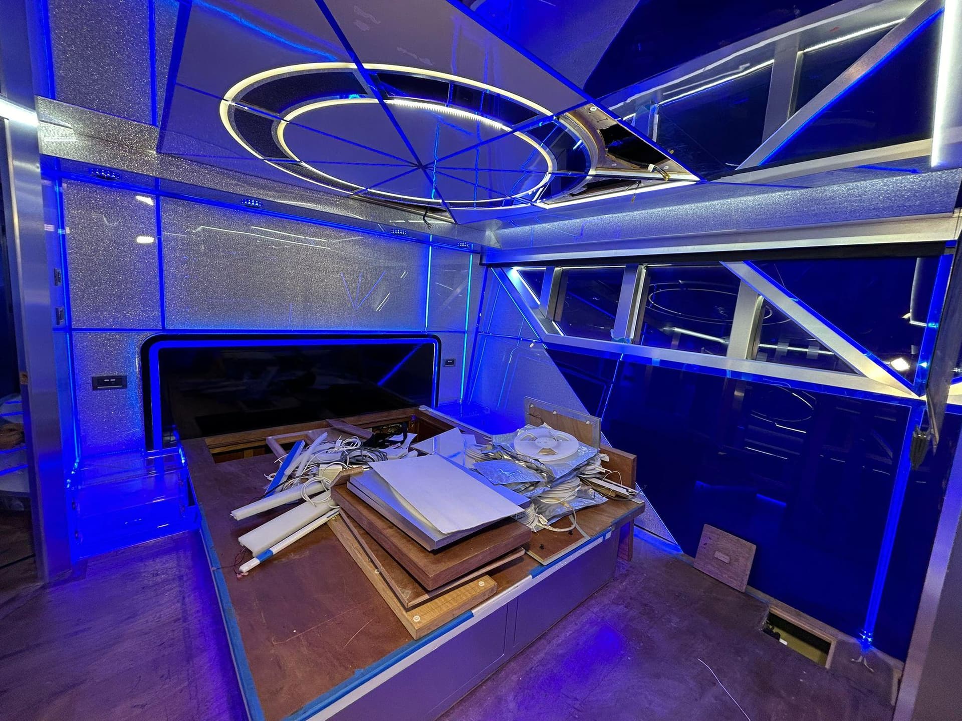 1992 Heesen 141 — photo 52