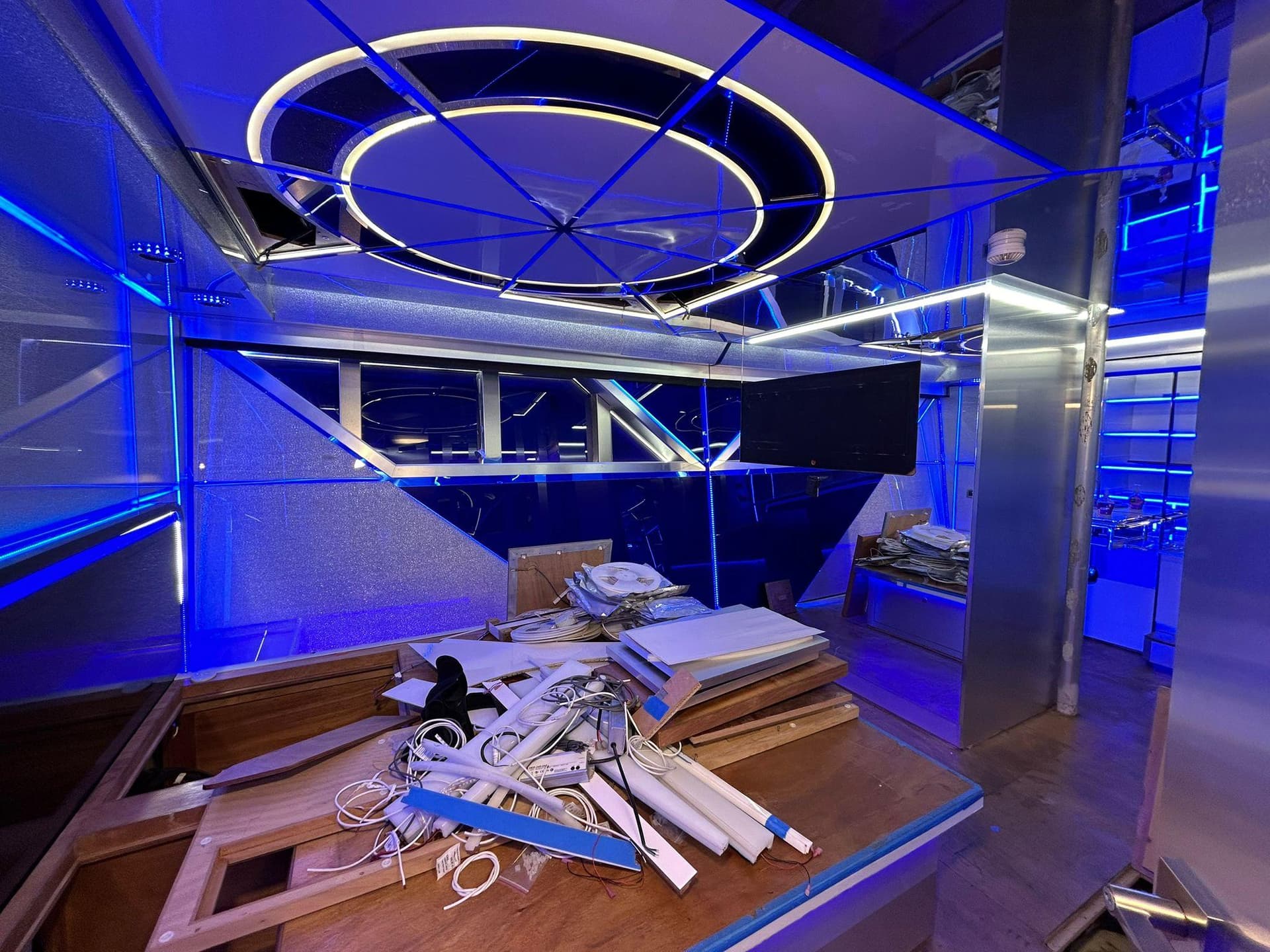 1992 Heesen 141 — photo 55