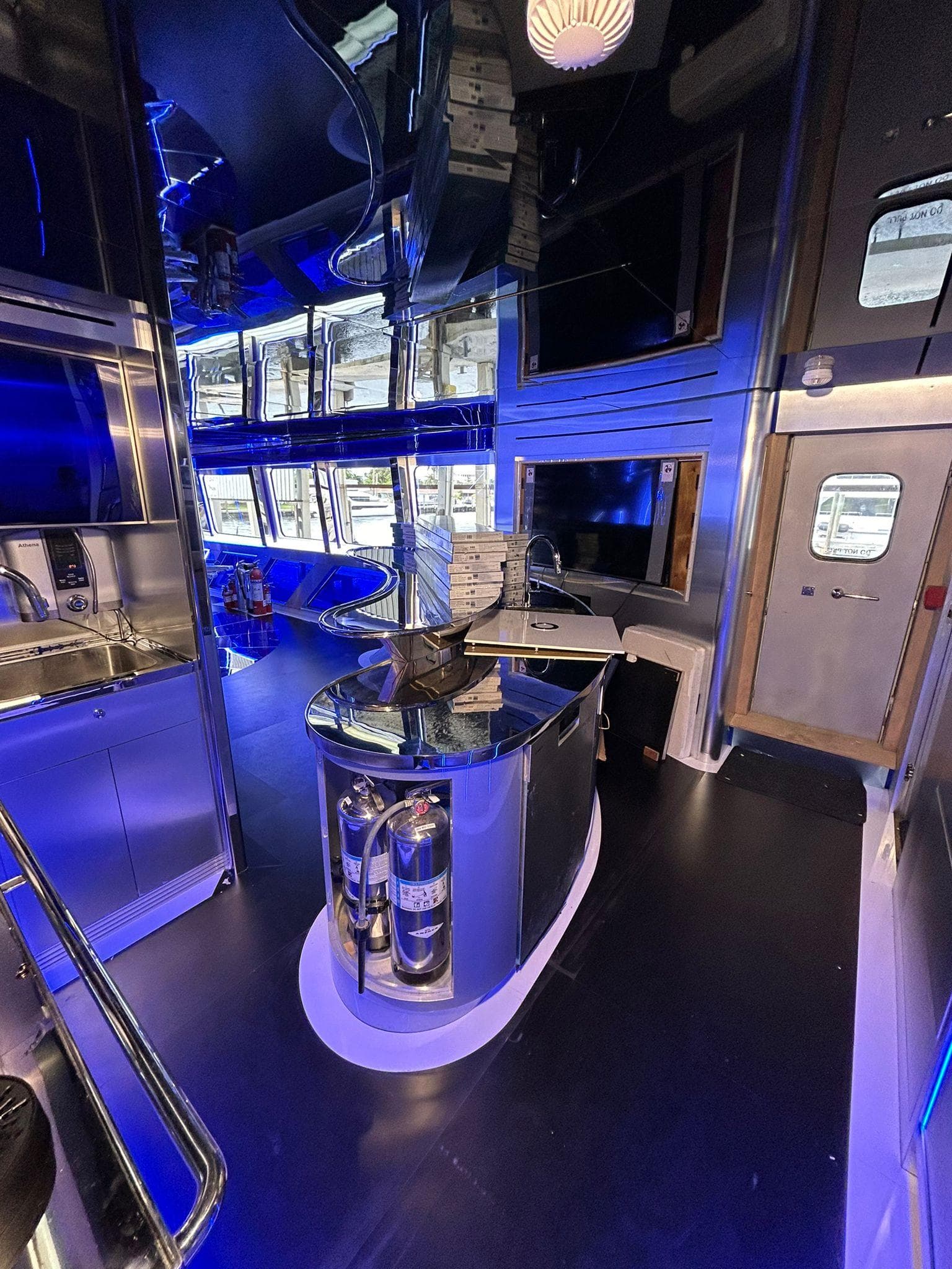 1992 Heesen 141 — photo 67