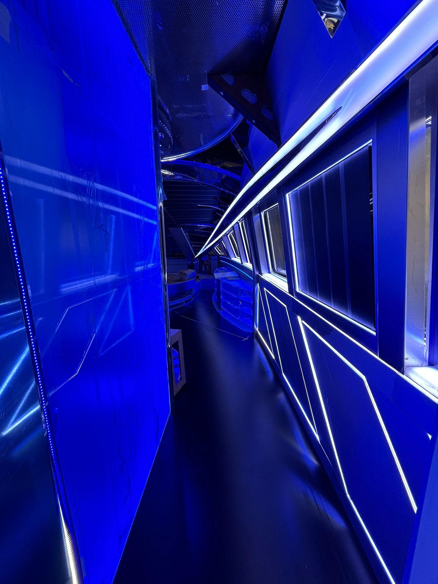 1992 Heesen 141 — photo 76