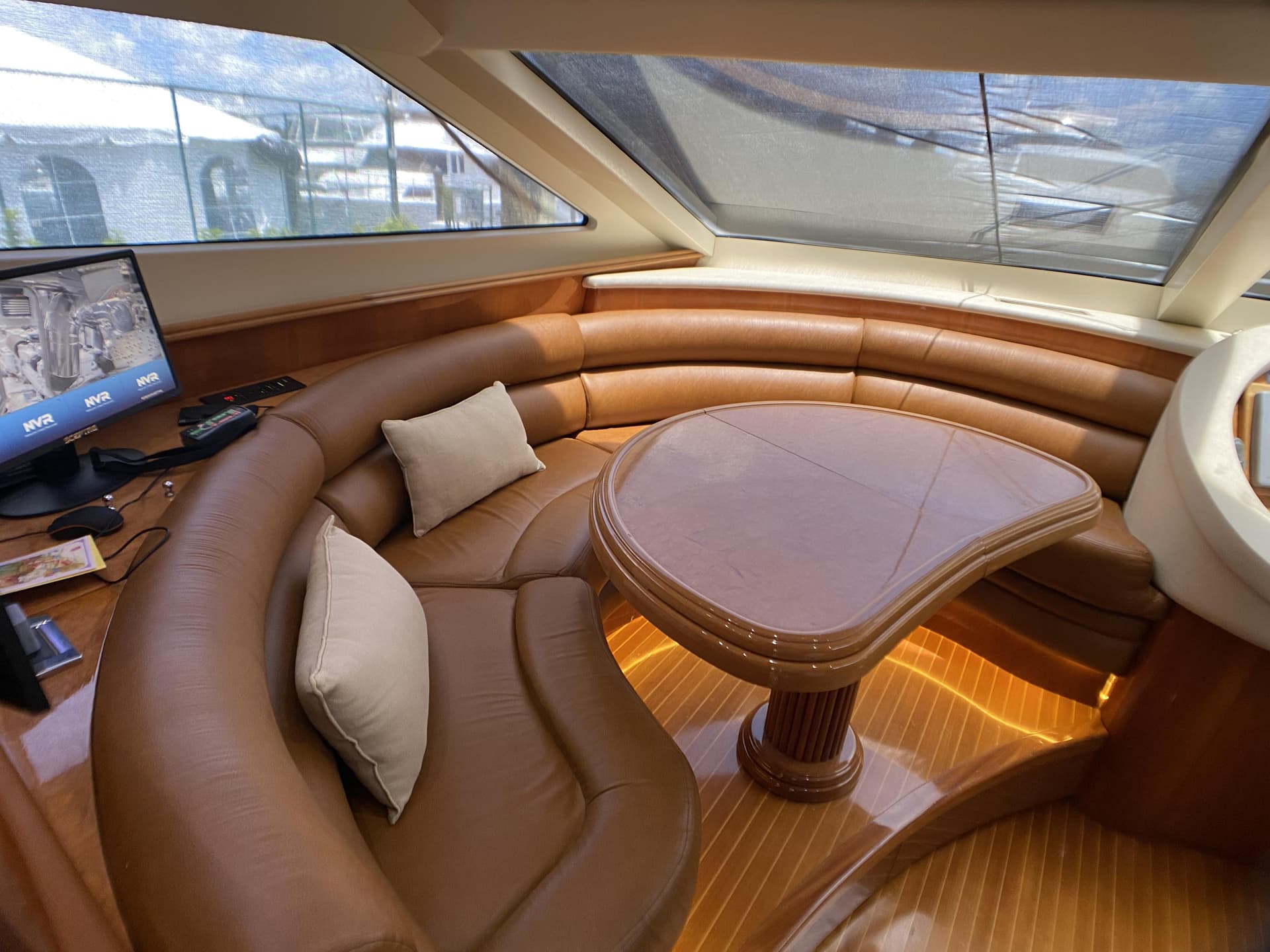 1999 Azimut 85 Ultimate — photo 36