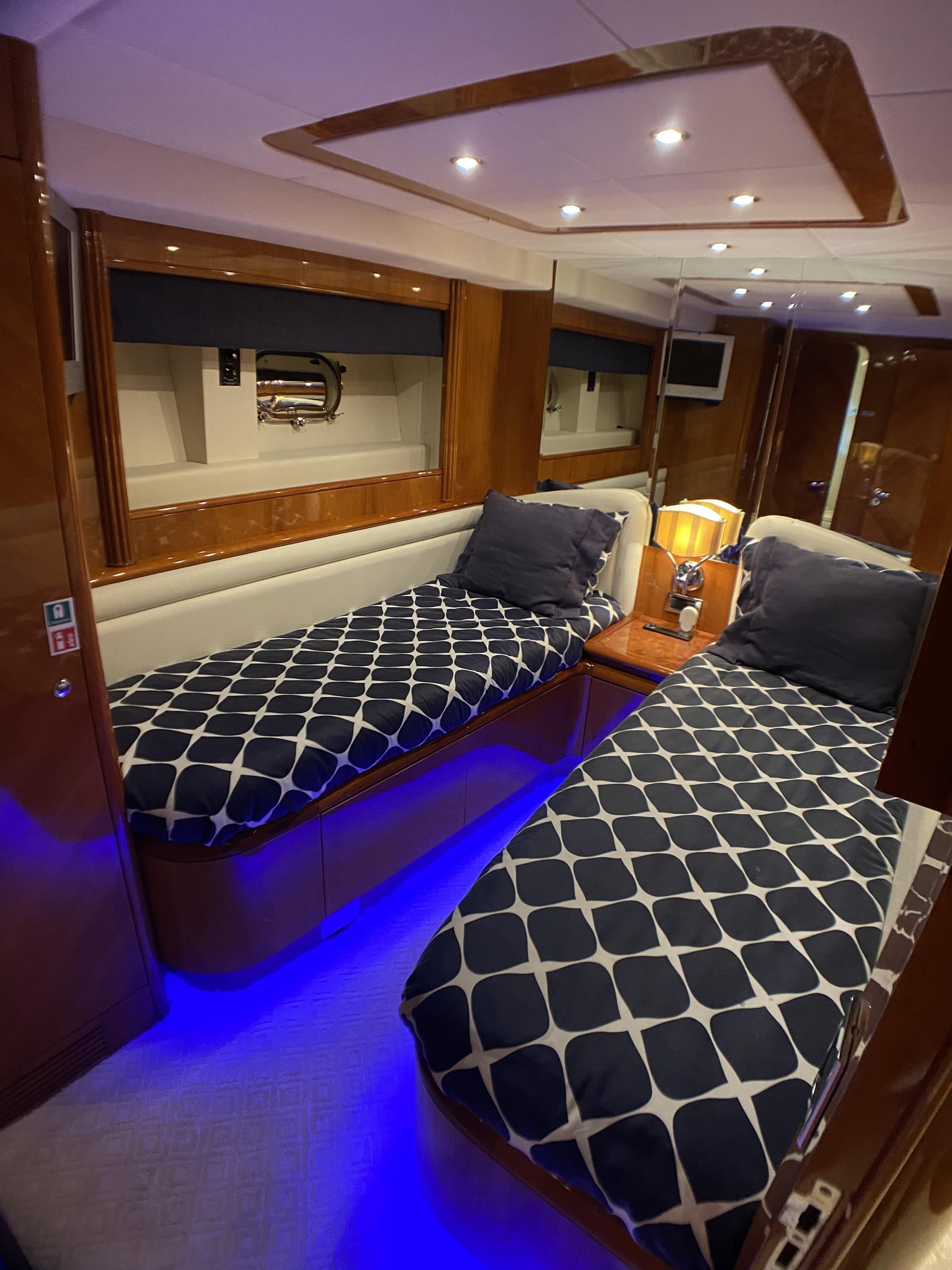 1999 Azimut 85 Ultimate — photo 52