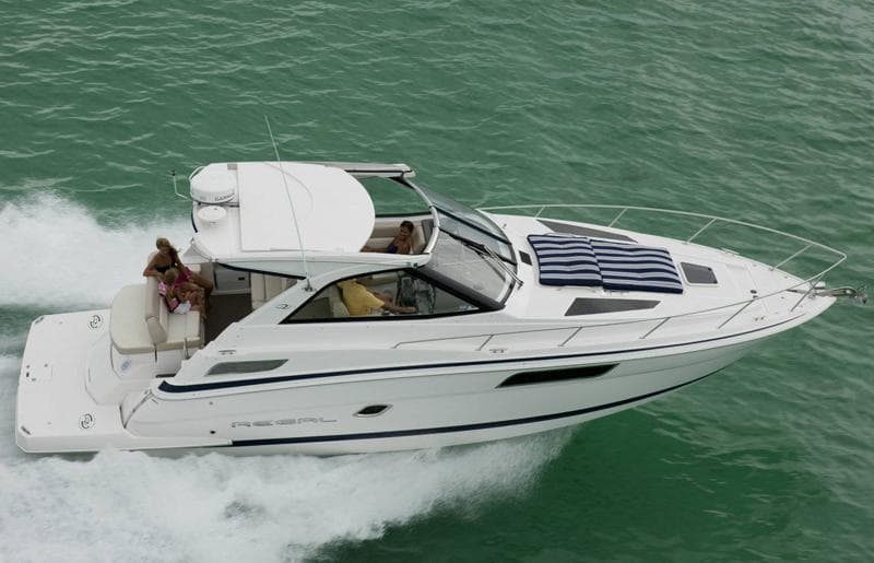 2015 Regal 35 Sport Coupe — photo 2