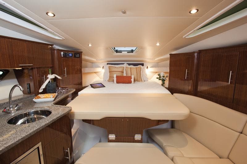 2015 Regal 35 Sport Coupe — photo 5