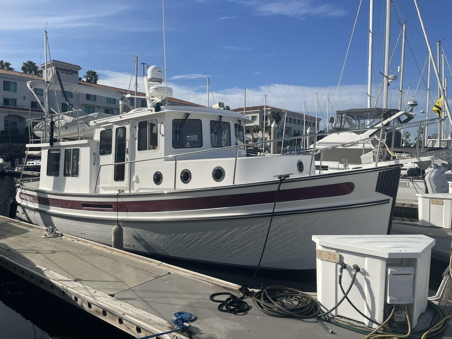 2005 Nordic Tugs 37 — photo 1