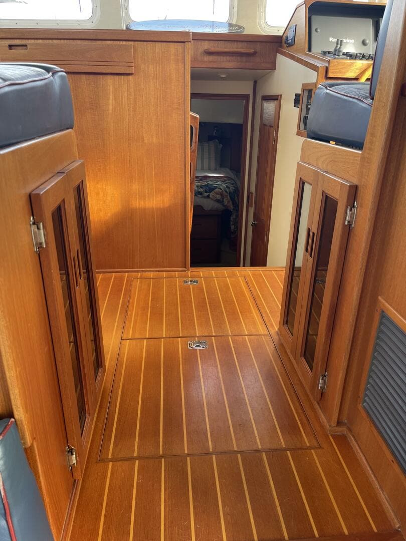 2005 Nordic Tugs 37 — photo 13