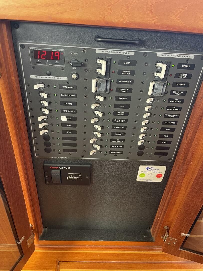 2005 Nordic Tugs 37 — photo 22