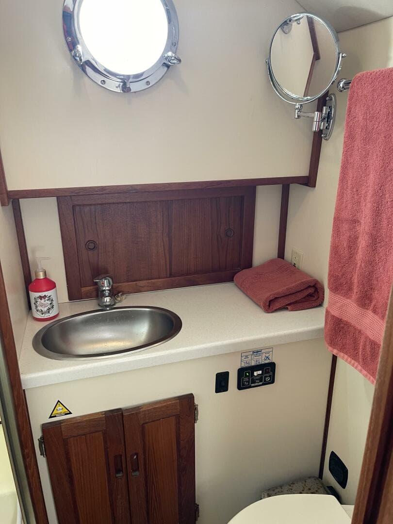 2005 Nordic Tugs 37 — photo 20