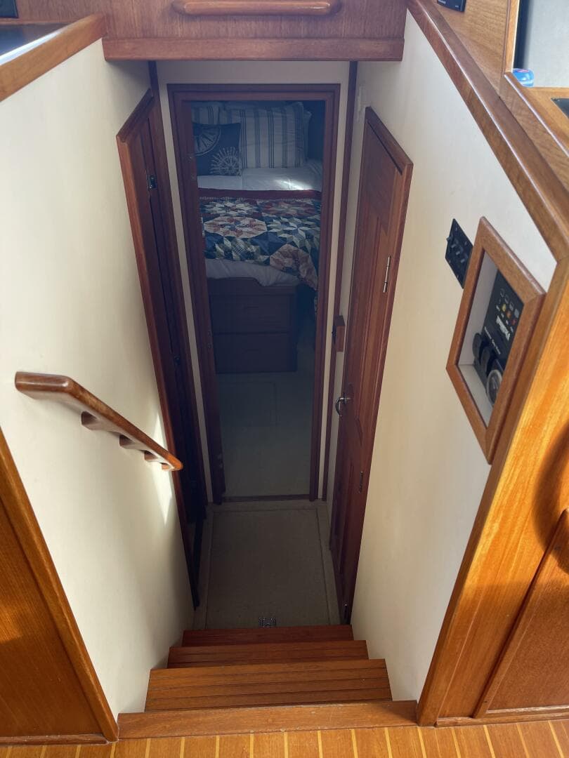 2005 Nordic Tugs 37 — photo 15