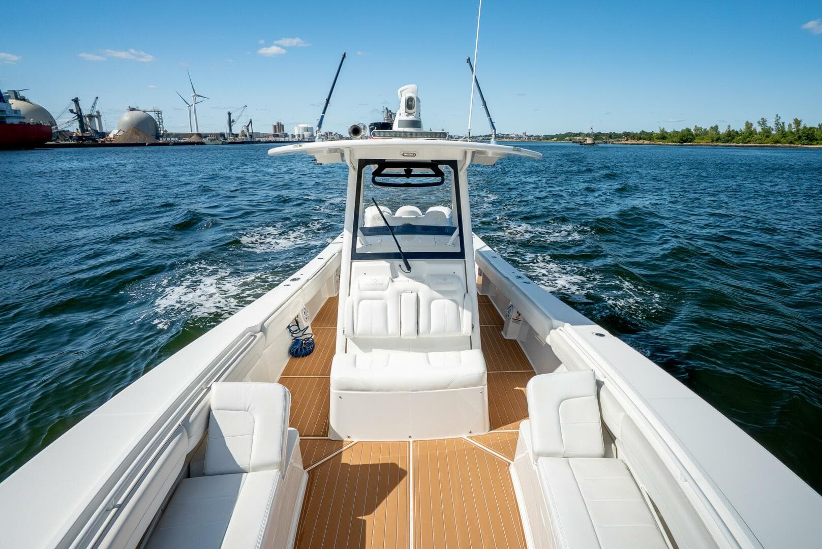 2021 Regulator 34 — photo 17