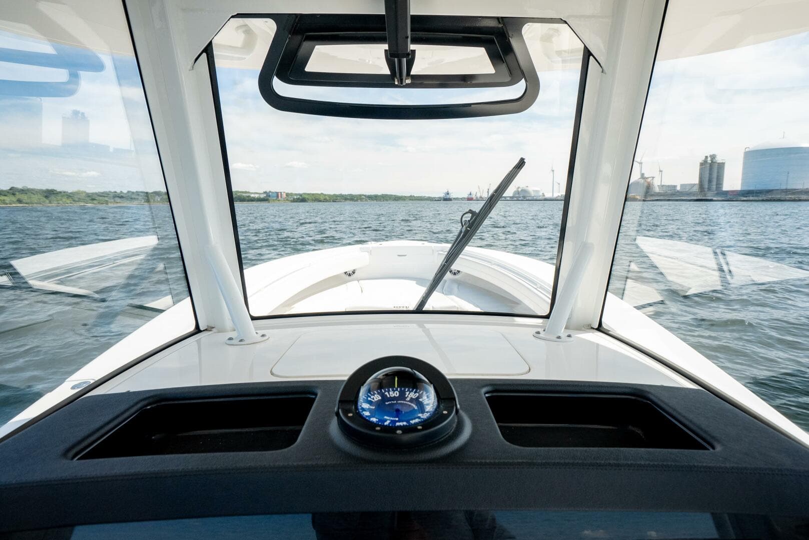 2021 Regulator 34 — photo 15