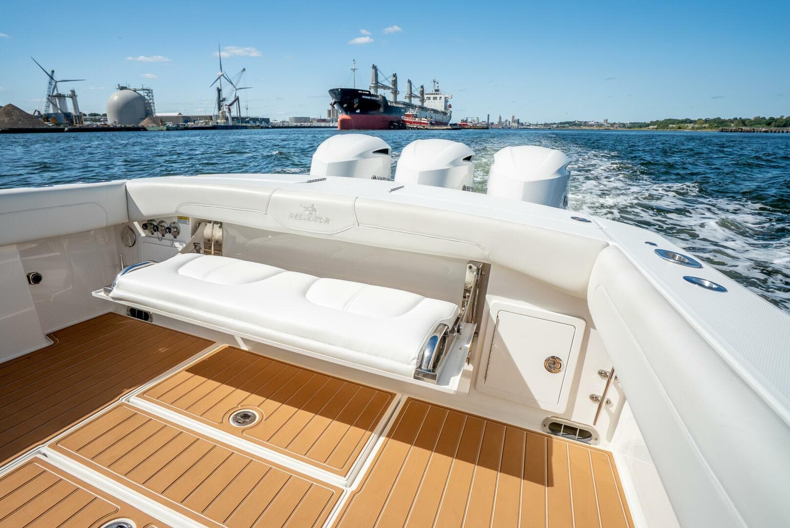 2021 Regulator 34 — photo 7