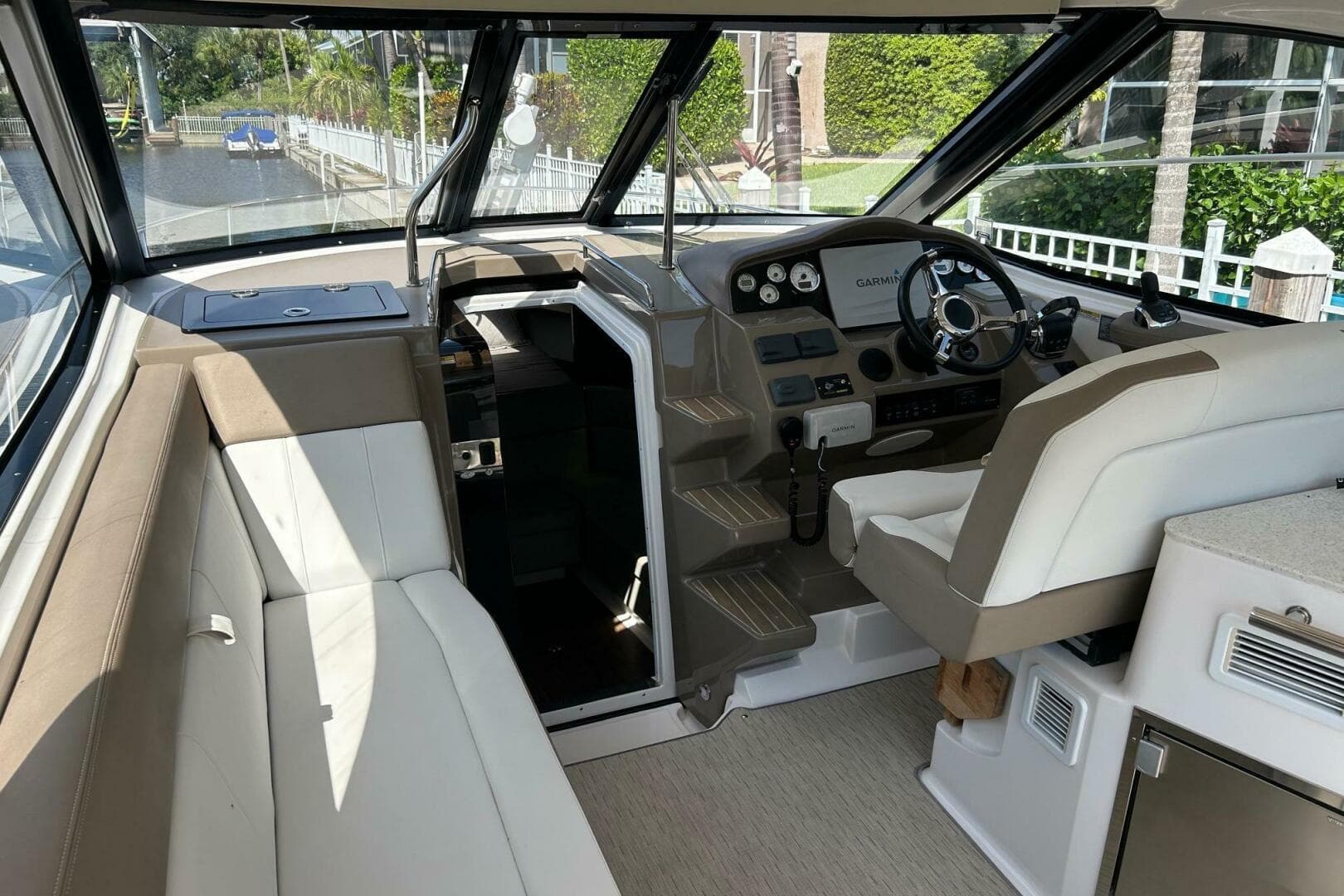 2016 Regal 35 Sport Coupe — photo 3