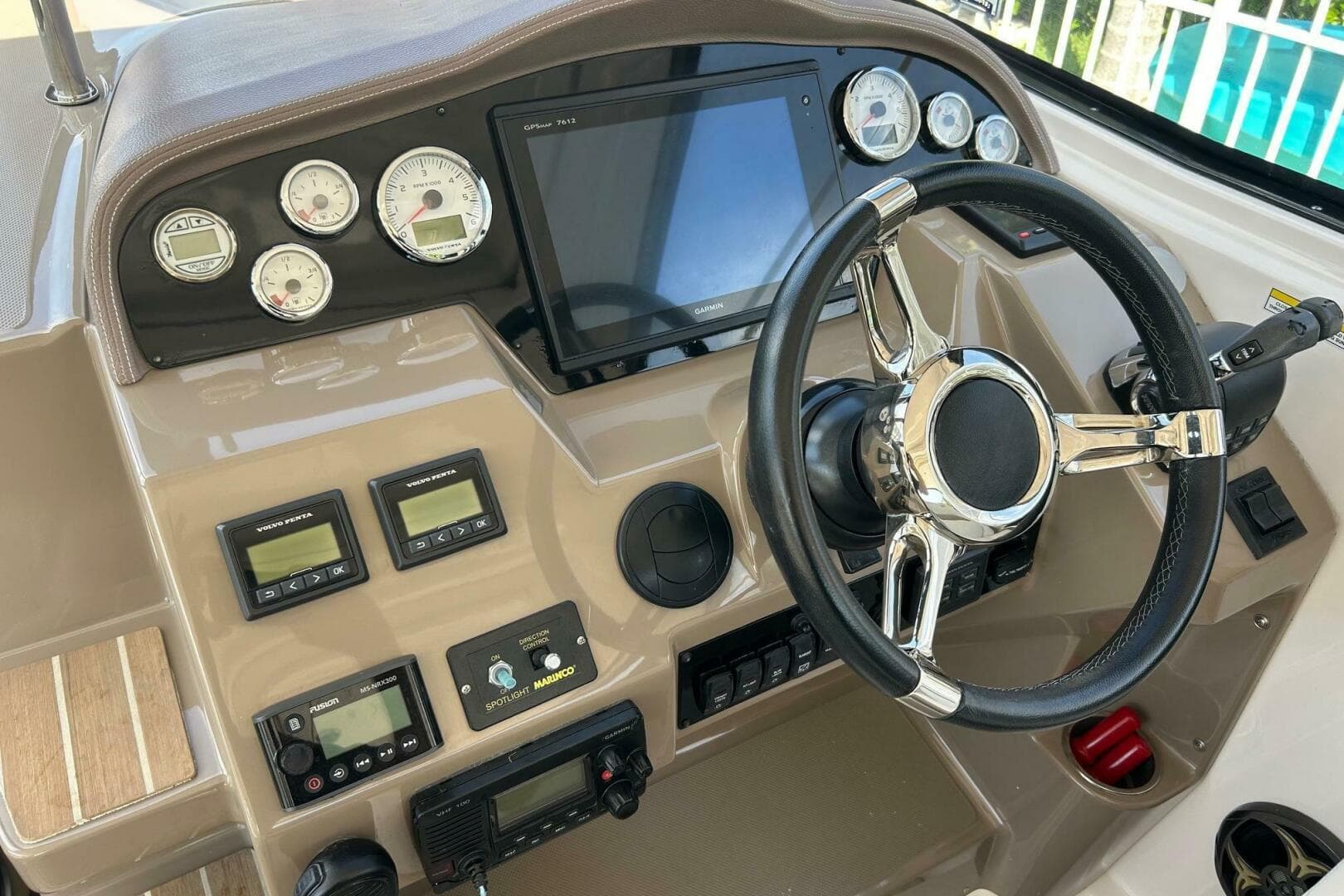 2016 Regal 35 Sport Coupe — photo 11