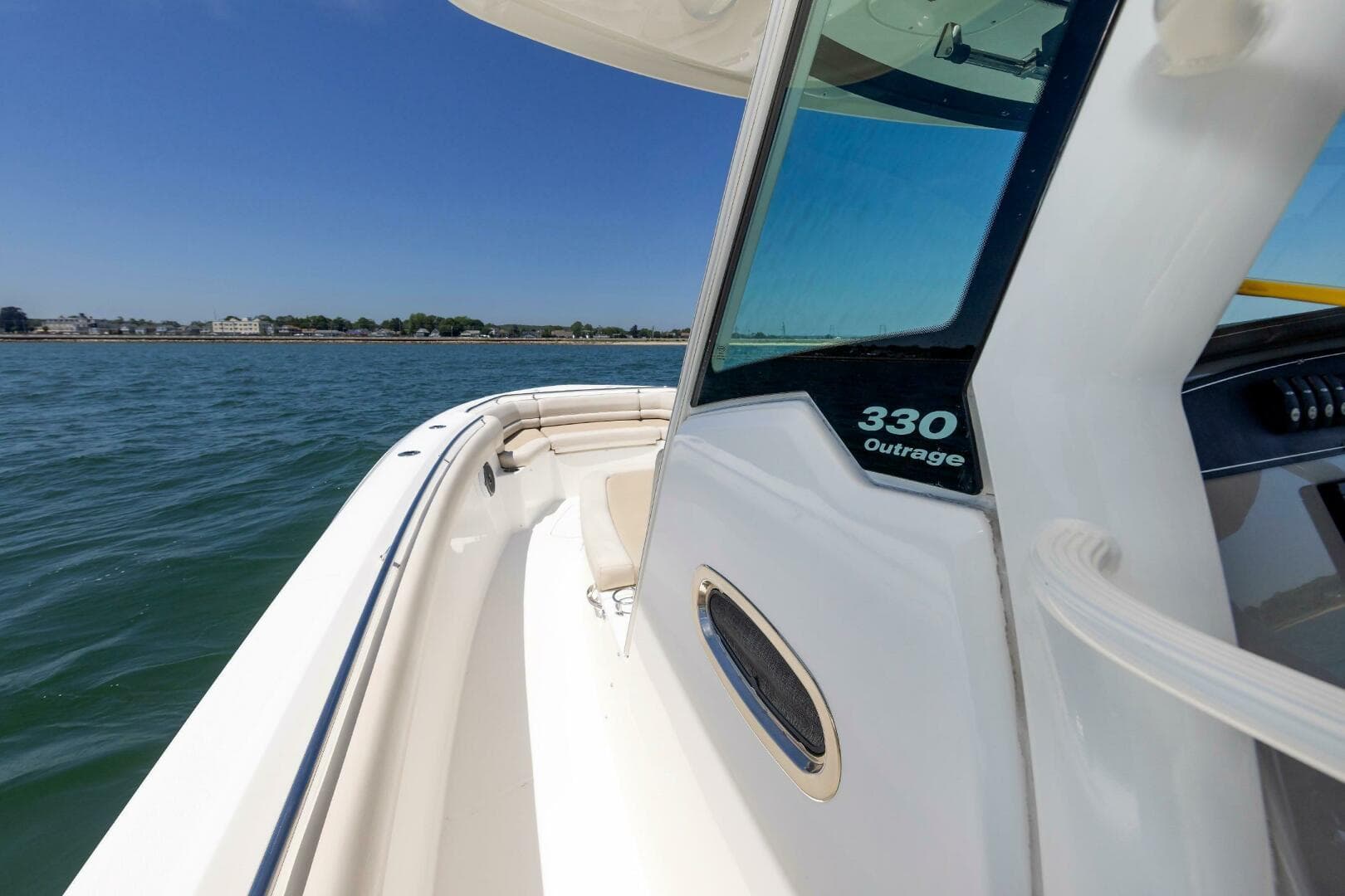 2016 Boston Whaler 330 Outrage — photo 17
