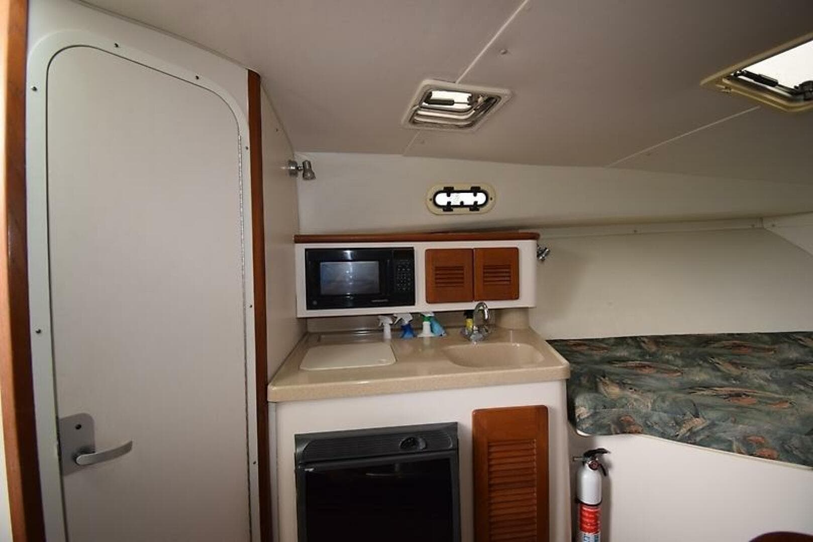 2003 Pursuit 3000 Express — photo 27