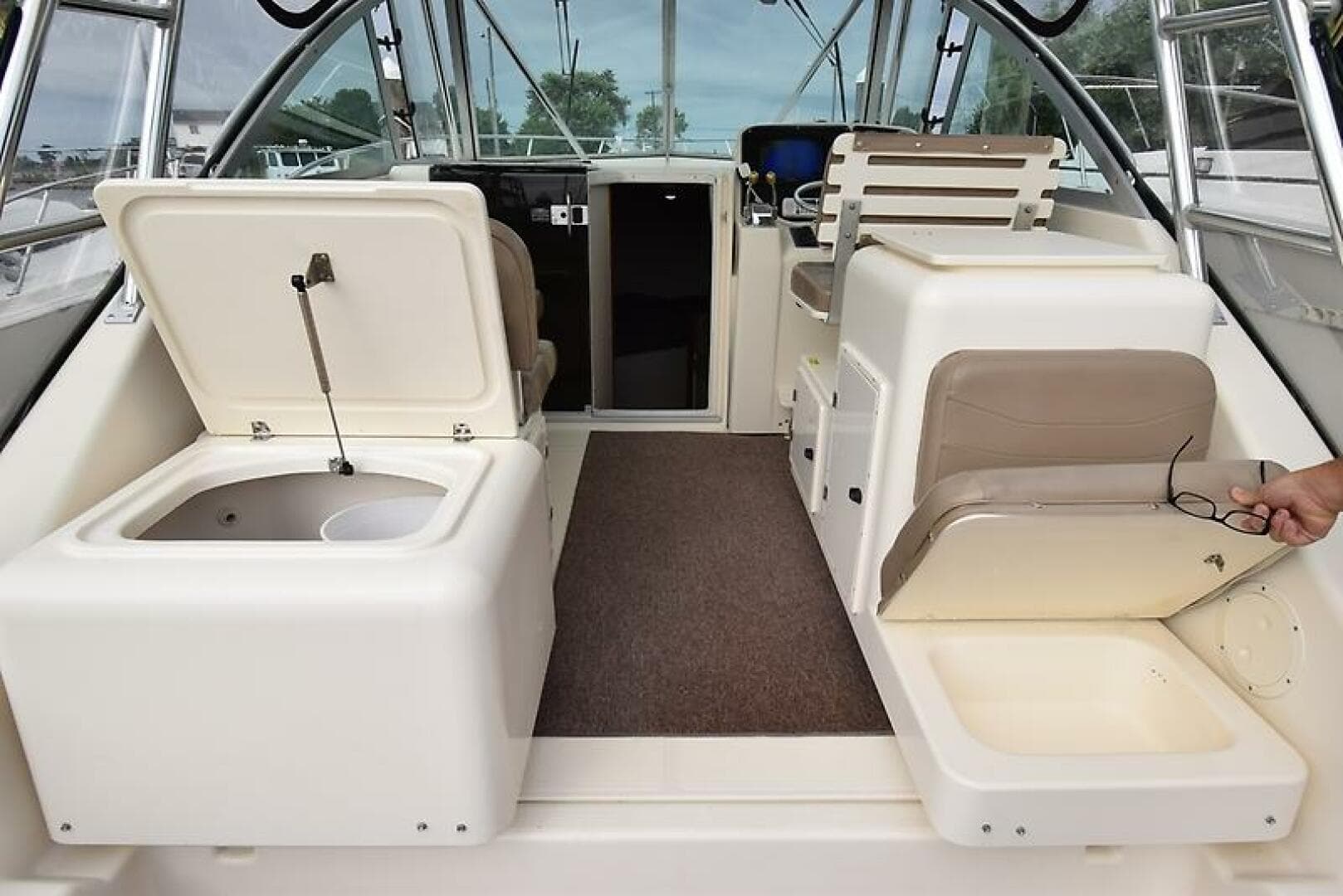 2003 Pursuit 3000 Express — photo 11