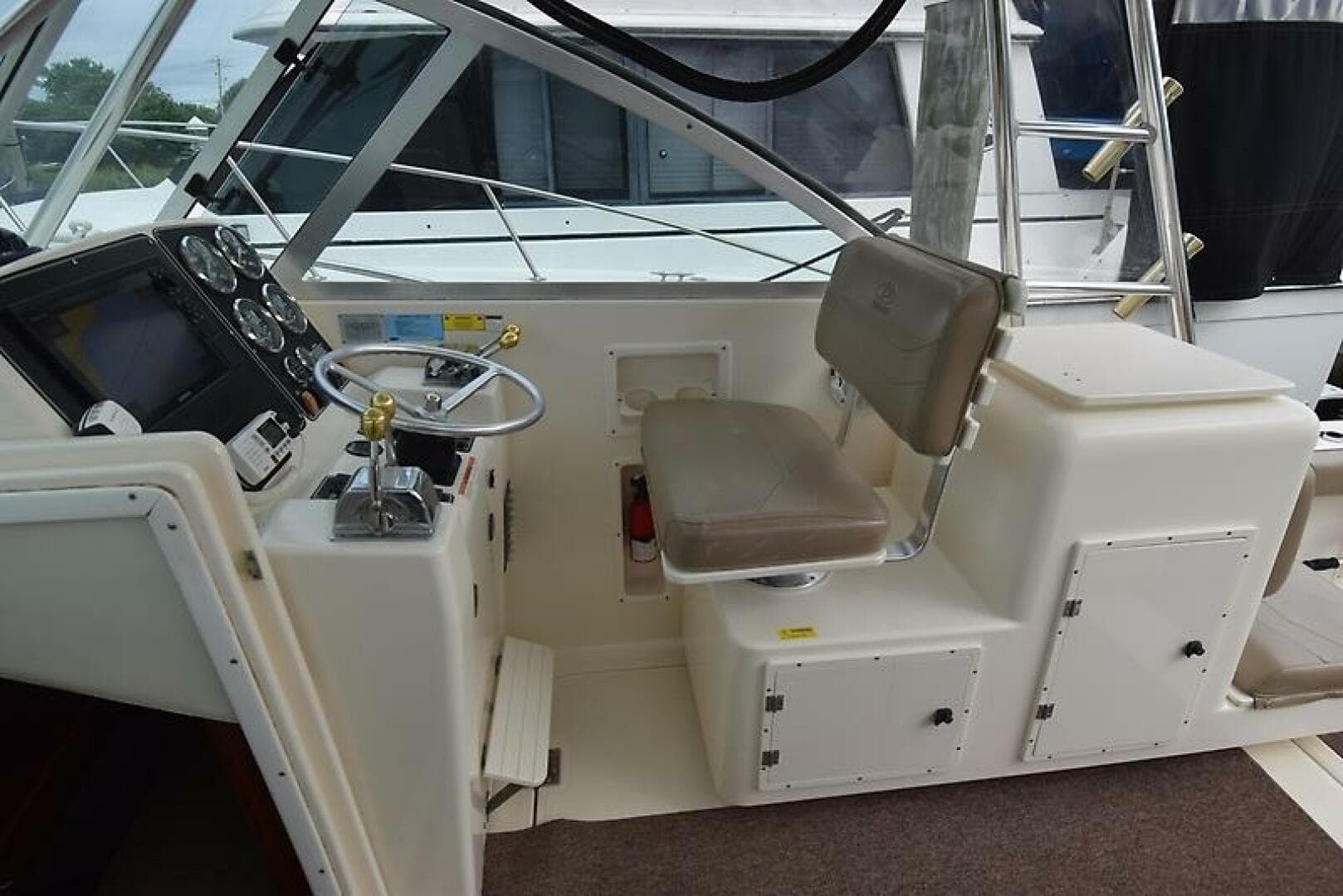 2003 Pursuit 3000 Express — photo 29