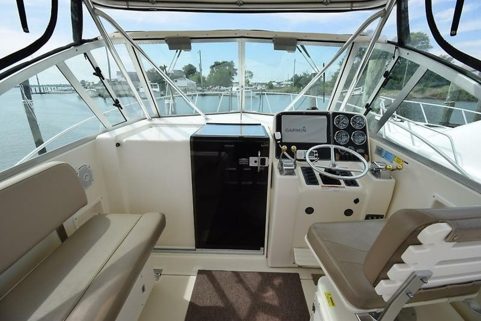 2003 Pursuit 3000 Express — photo 15