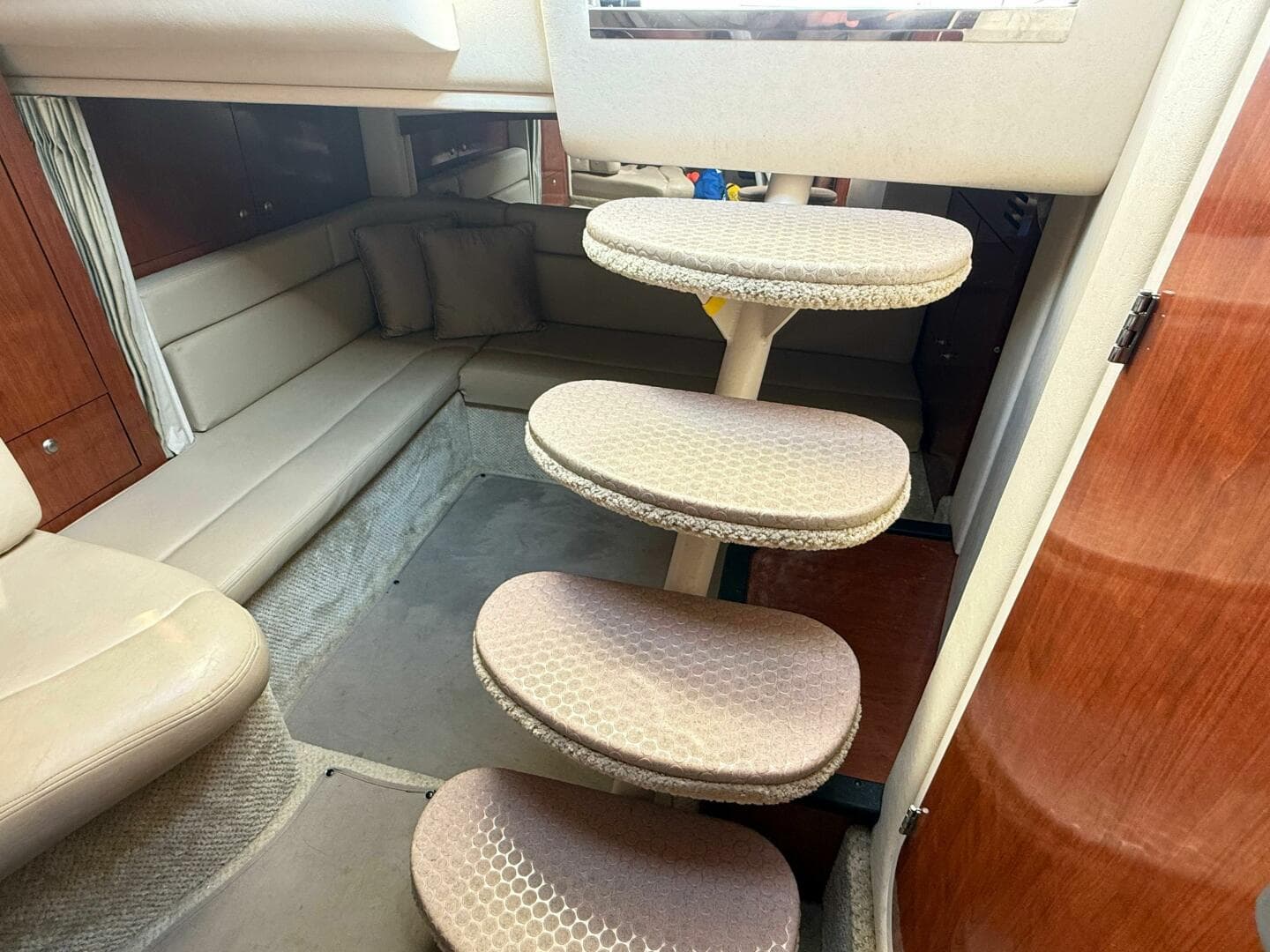 2007 Sea Ray 340 Sundancer — photo 6