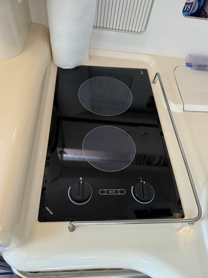 1997 Sea Ray 330 Sundancer — photo 20