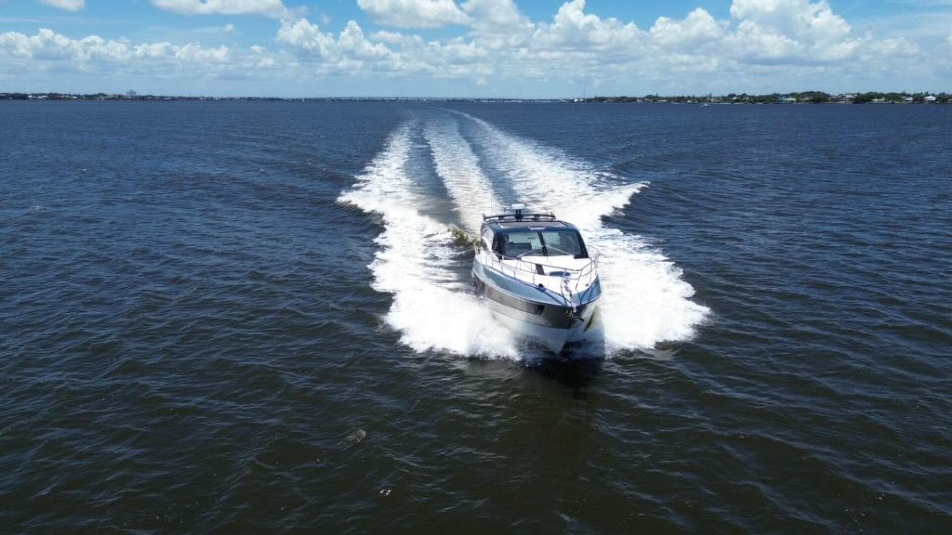 2025 Real 40 HT Luxury — photo 11