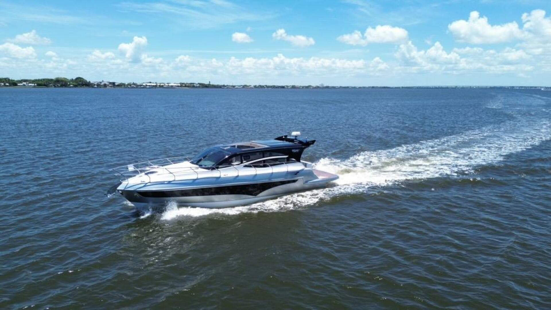 2025 Real 40 HT Luxury — photo 14