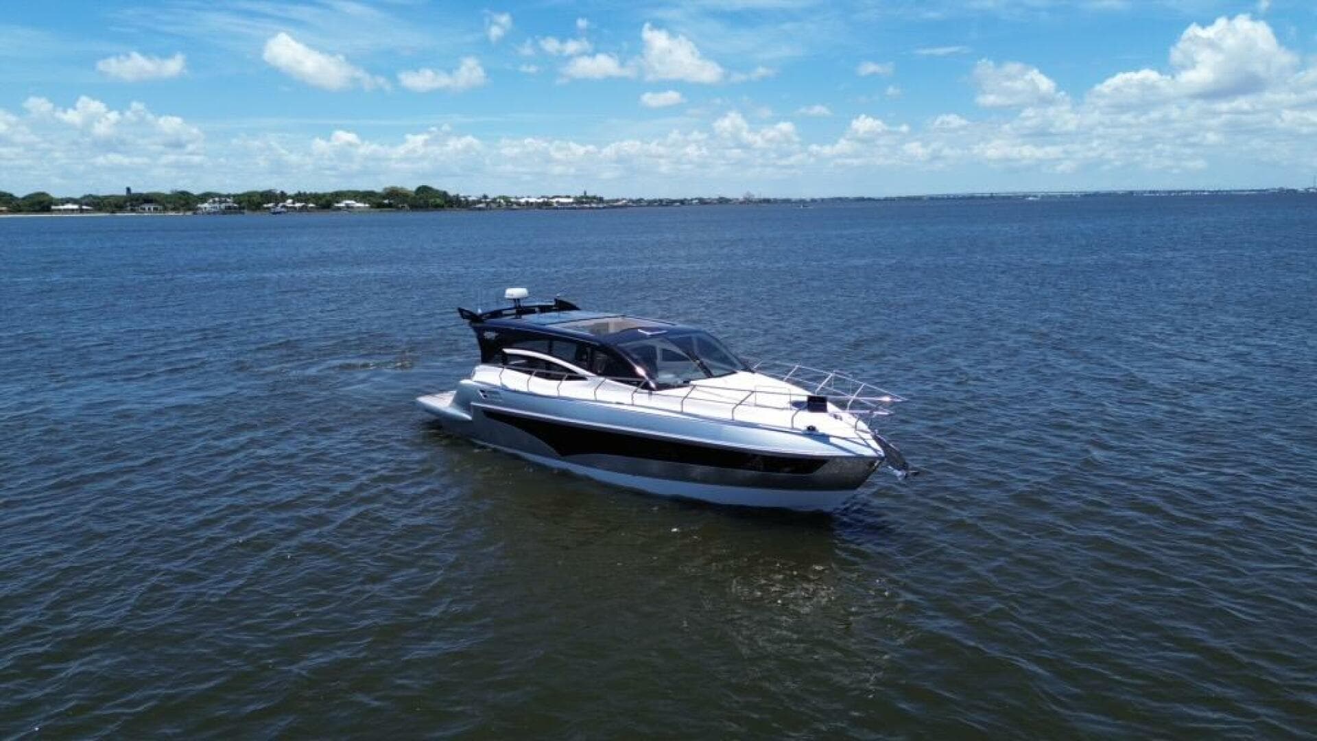 2025 Real 40 HT Luxury — photo 4