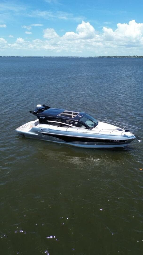 2025 Real 40 HT Luxury — photo 8