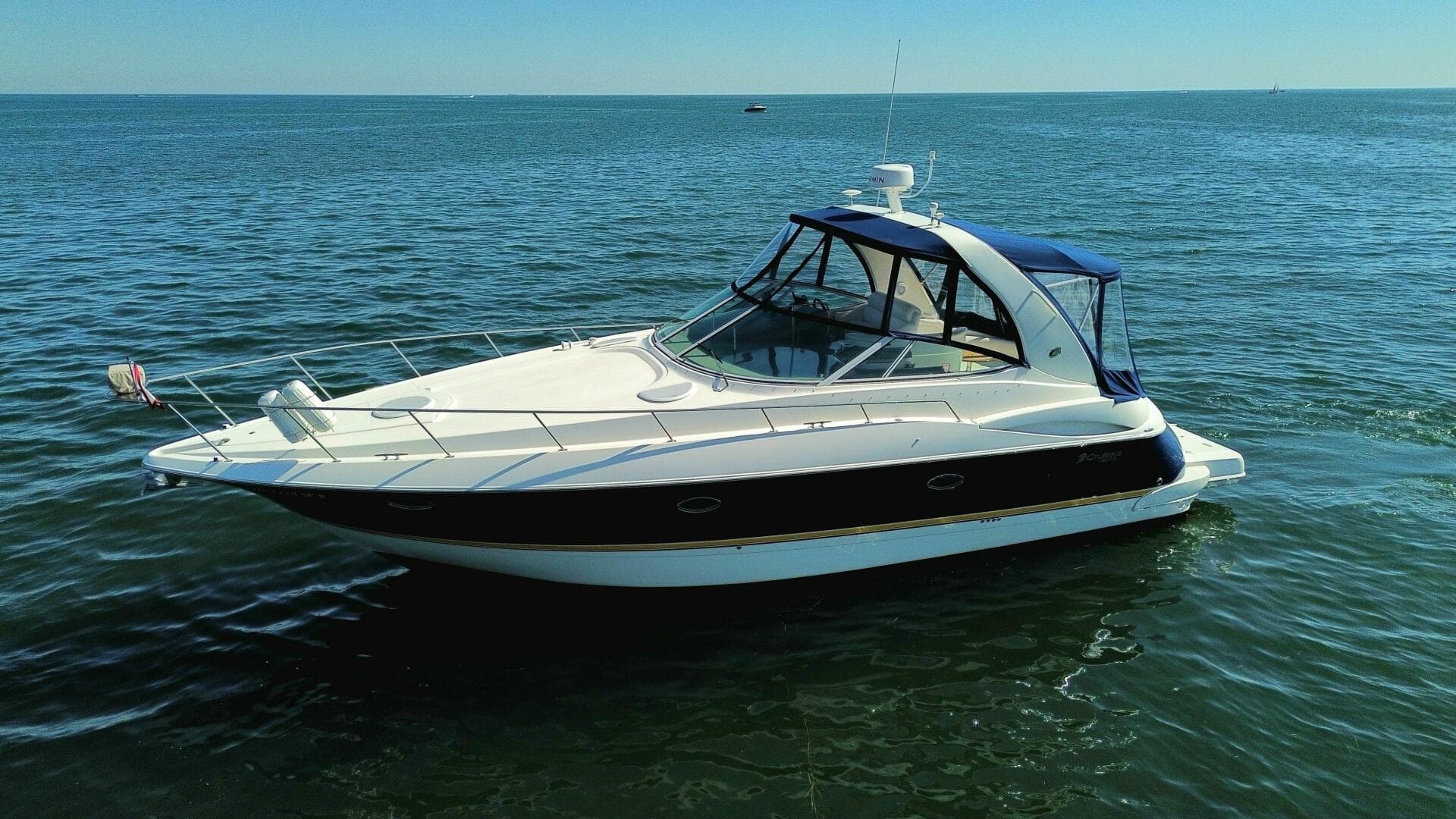2004 Cruisers Yachts 370 Express — photo 6